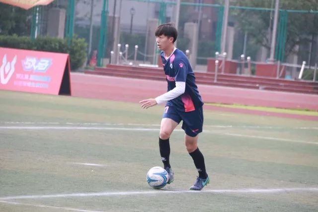 莱万本赛季各项赛事进17球 力压哈兰德领跑五大联赛